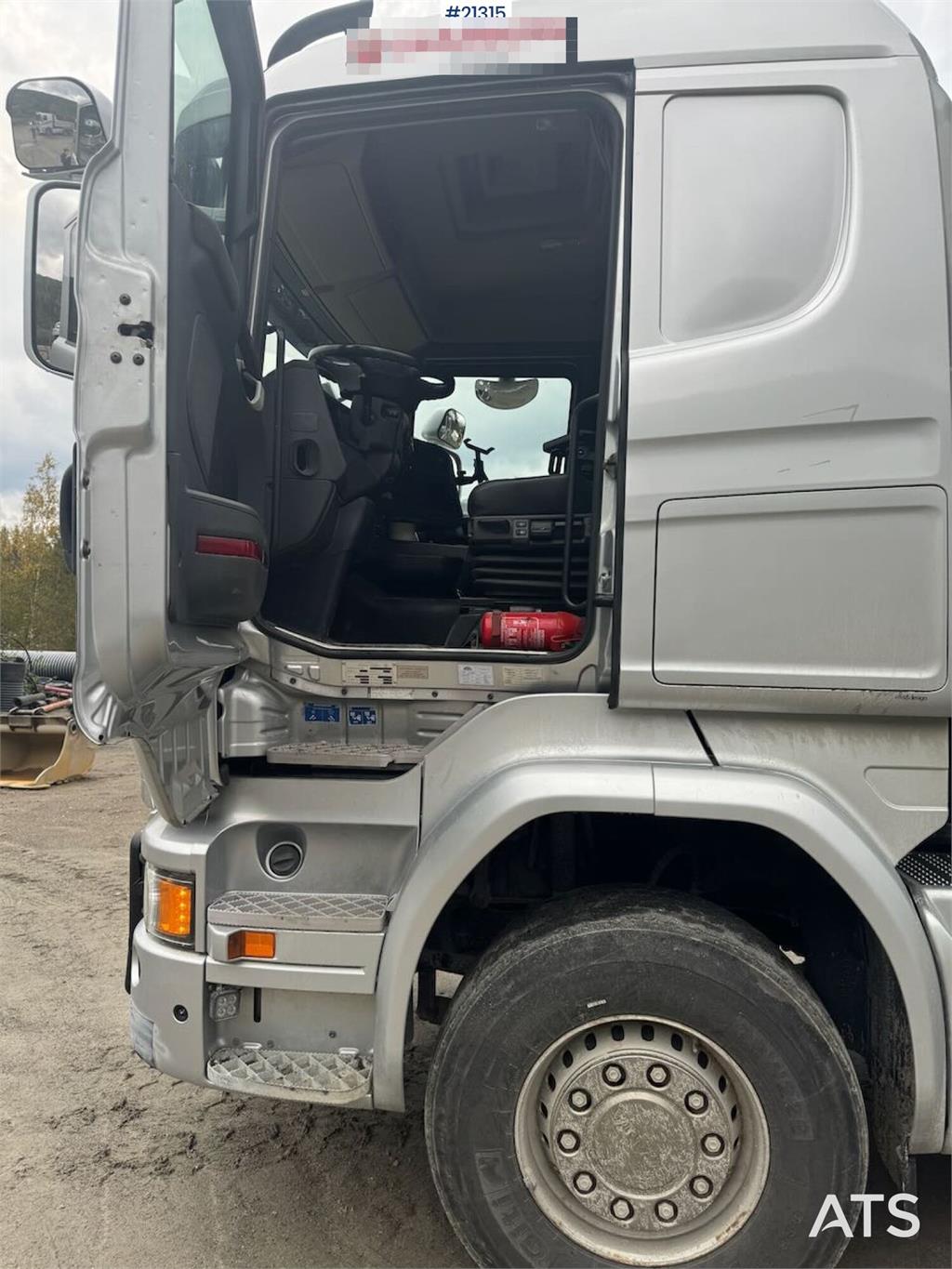 Scania R580 8x4 Plow rigged dump truck