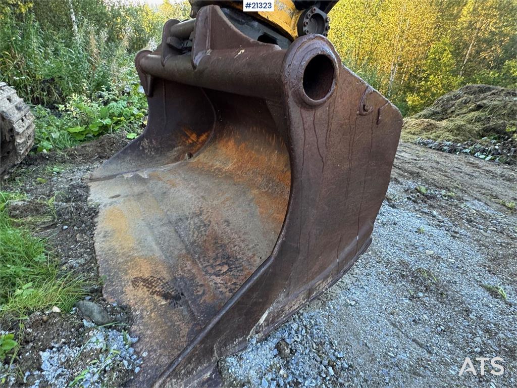 Komatsu PC228 w/ sanding bucket and rotor tilt!