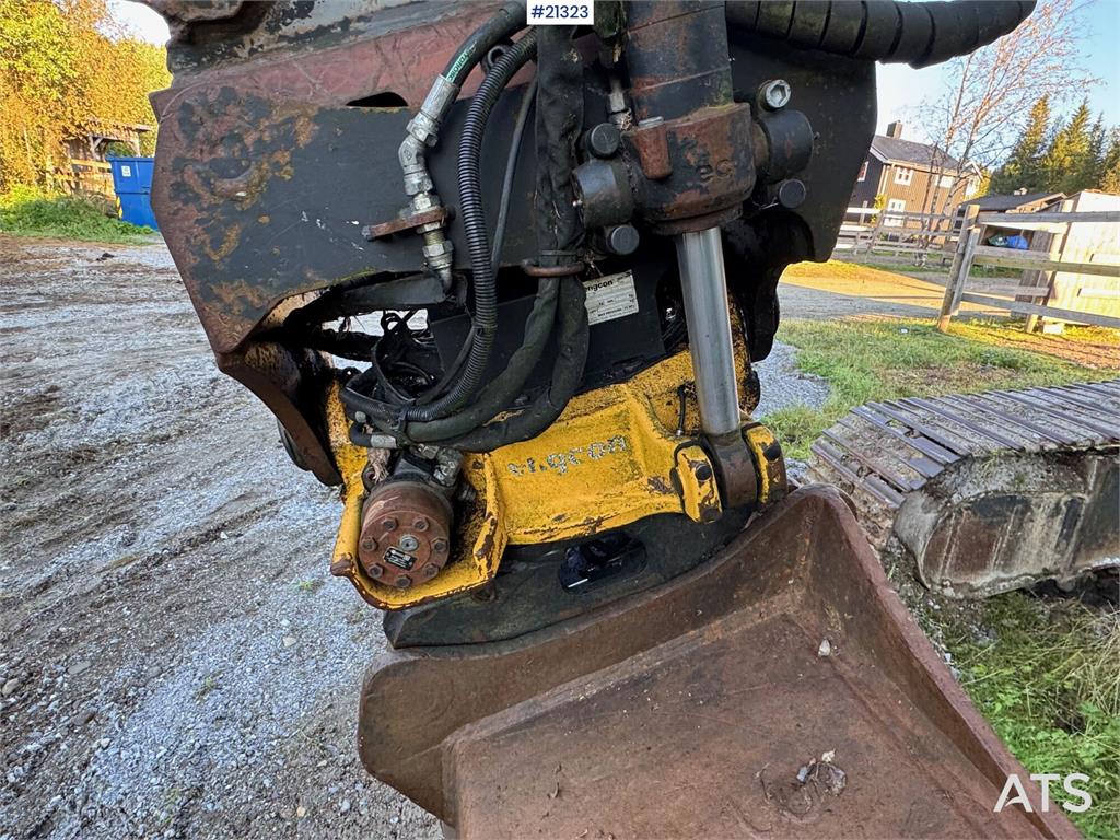 Komatsu PC228 w/ sanding bucket and rotor tilt!