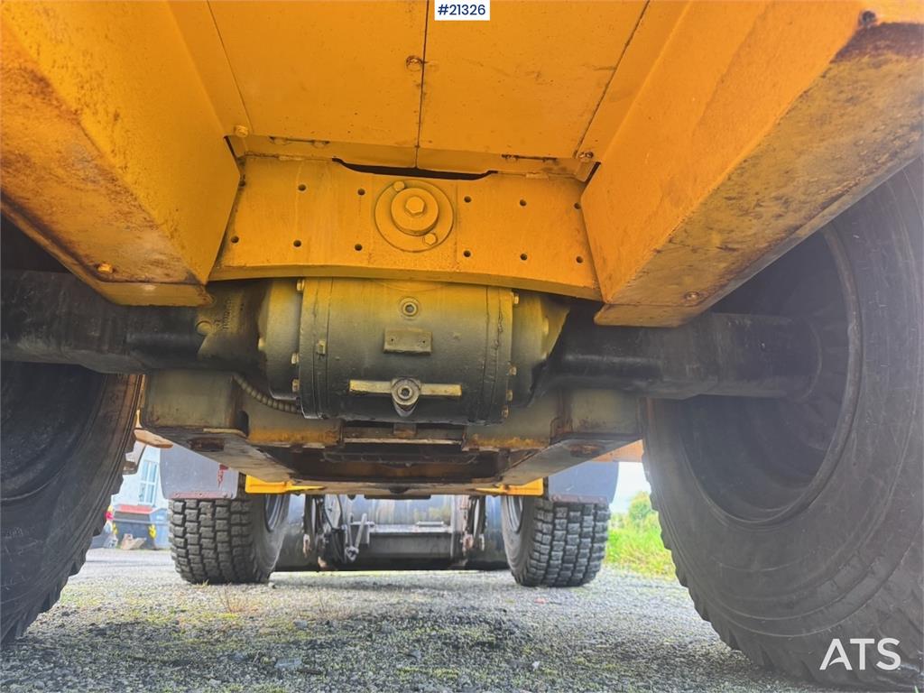 JCB 413K