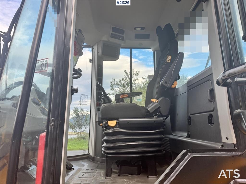 JCB 413K