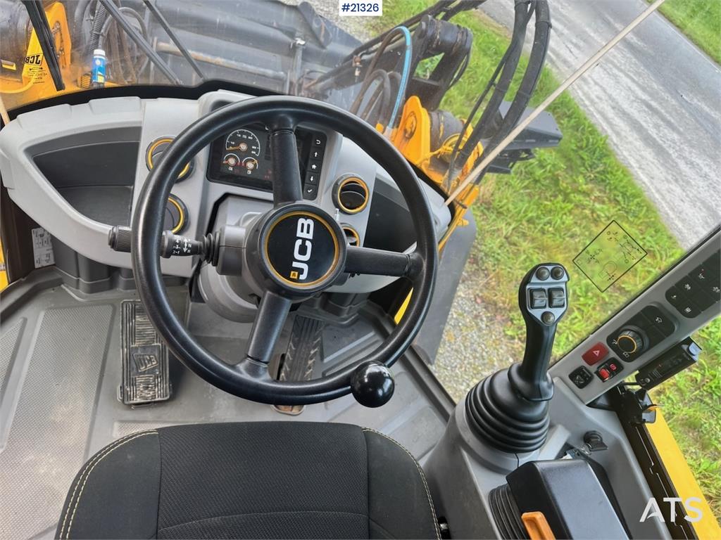 JCB 413K