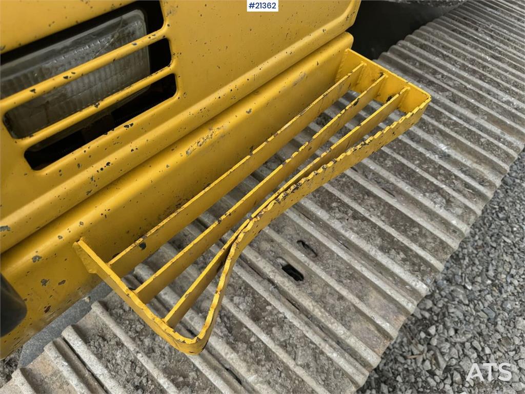 Komatsu PC290LC-11 Crawler excavator w/ tilt and 2 buckets