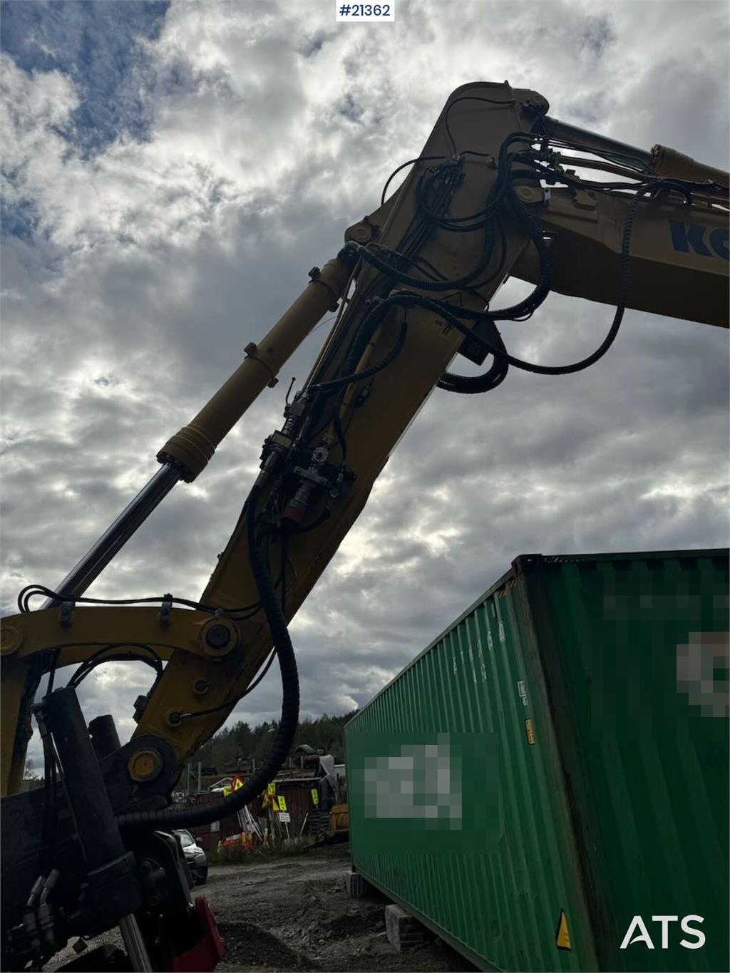 Komatsu PC290LC-11 Crawler excavator w/ tilt and 2 buckets