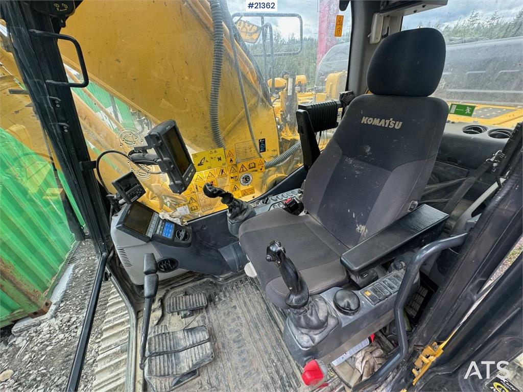 Komatsu PC290LC-11 Crawler excavator w/ tilt and 2 buckets