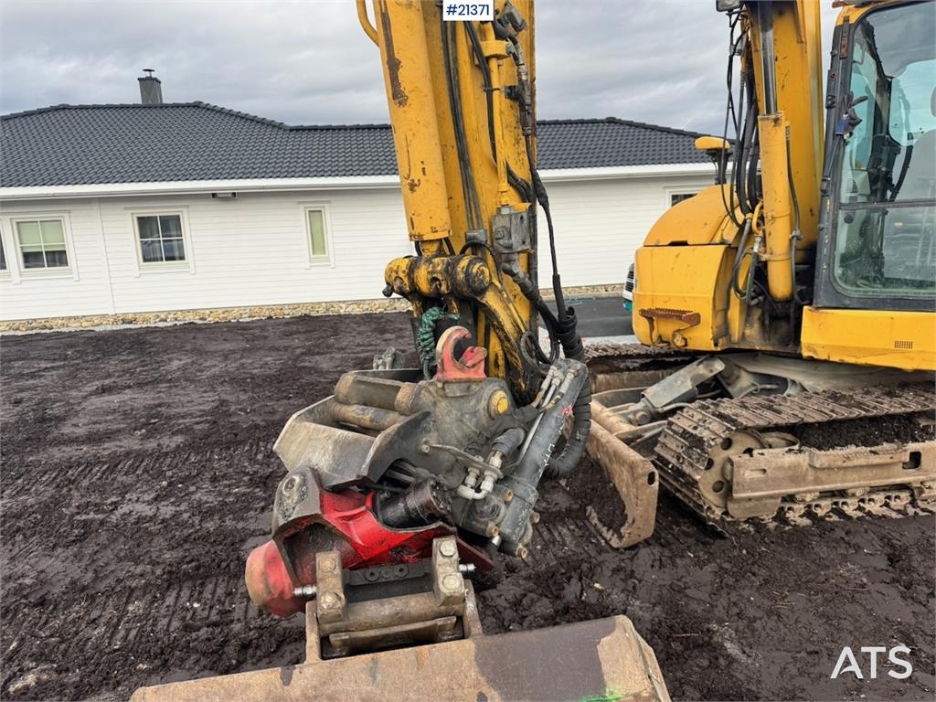 Komatsu PC78US-10 Crawler excavator w/ Rototilt and 2 buck