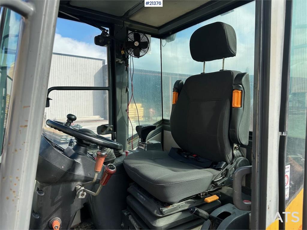 Sino JN 915 wheel loader w/ bucket and pallet forks. Ce