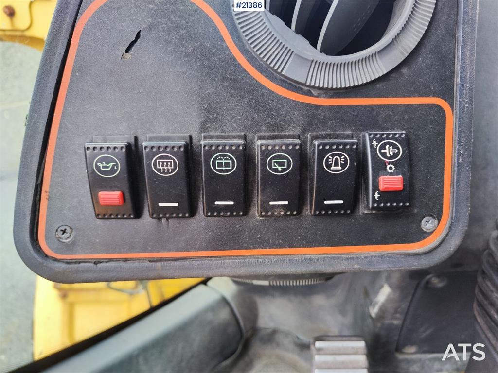 LiuGong CLG 835 III Wheel Loader. Low hours!