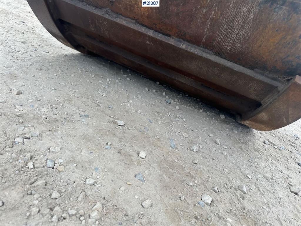 CASE CX130B excavator w/rototilt and two buckets. WATCH