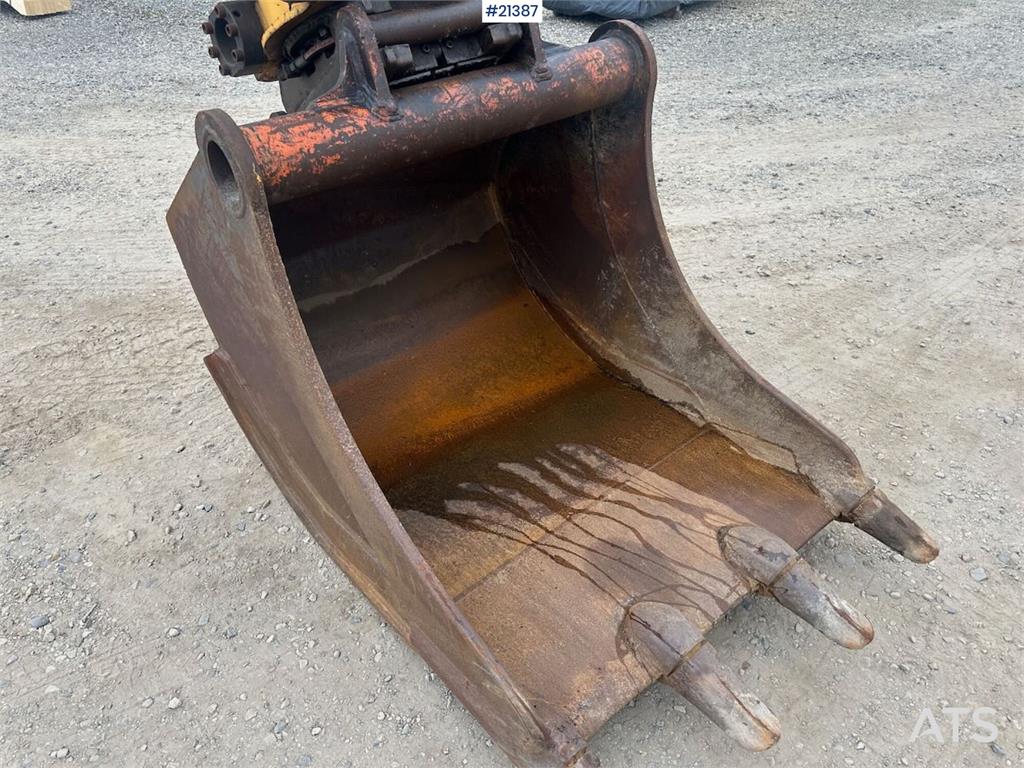 CASE CX130B excavator w/rototilt and two buckets. WATCH