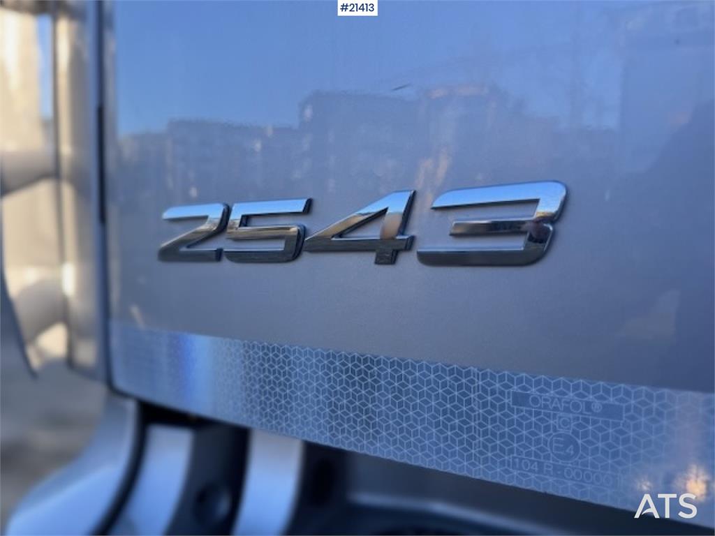 Mercedes-Benz Arocs 2543 6x2 Hook Truck. 3600 km!!