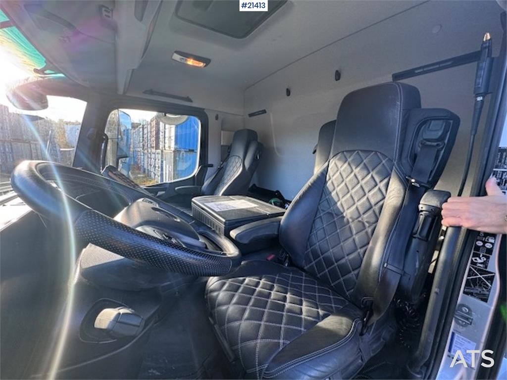 Mercedes-Benz Arocs 2543 6x2 Hook Truck. 3600 km!!