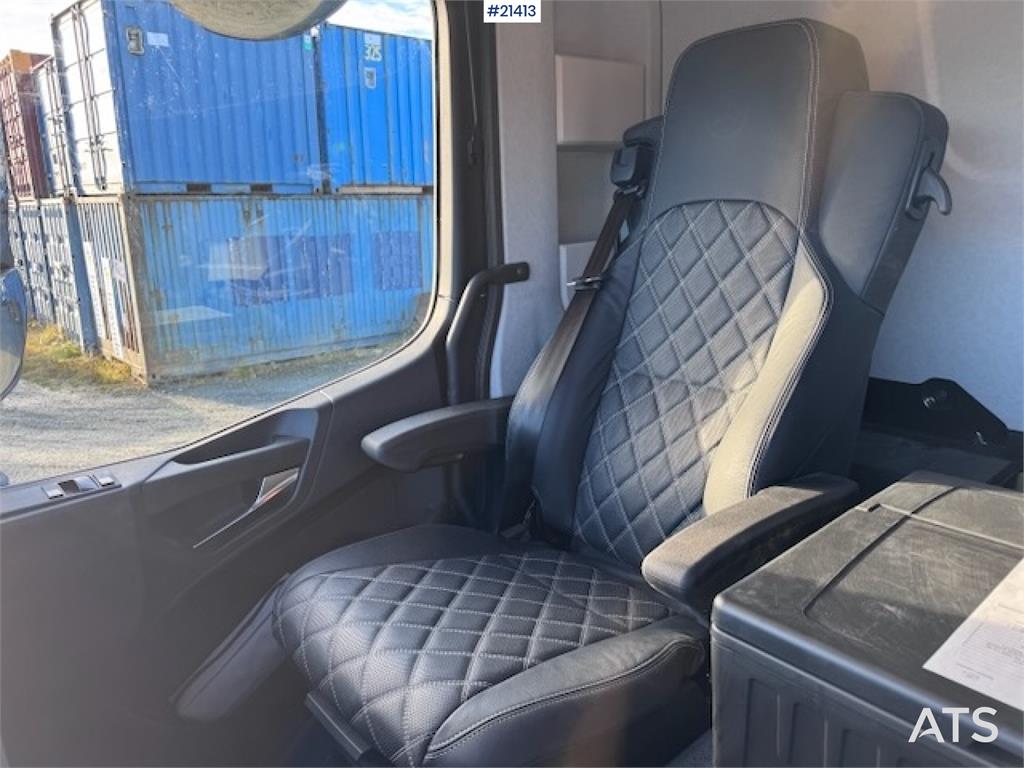 Mercedes-Benz Arocs 2543 6x2 Hook Truck. 3600 km!!