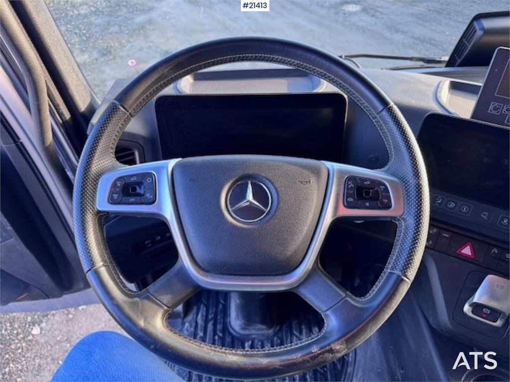 Mercedes-Benz Arocs 2543 6x2 Hook Truck. 3600 km!!