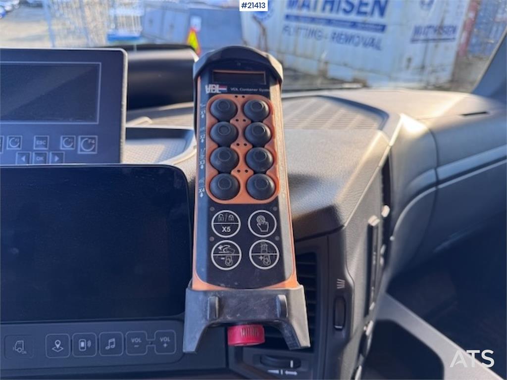 Mercedes-Benz Arocs 2543 6x2 Hook Truck. 3600 km!!