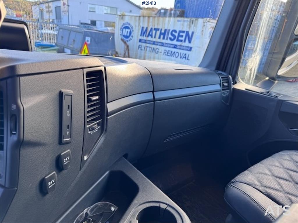 Mercedes-Benz Arocs 2543 6x2 Hook Truck. 3600 km!!