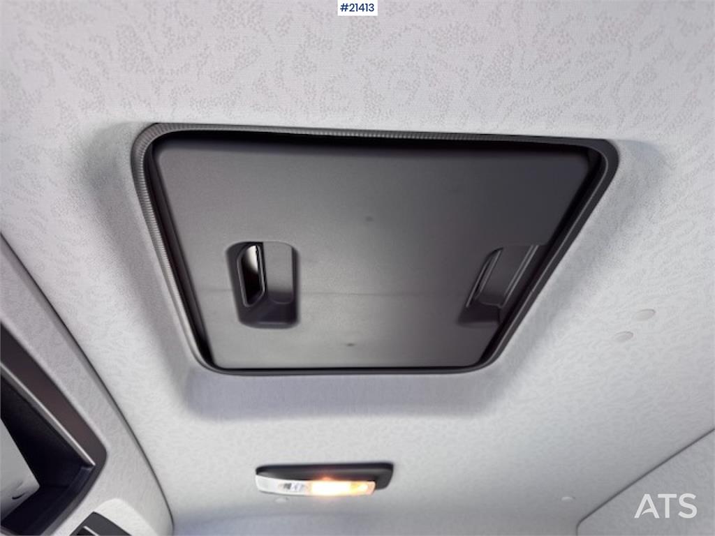 Mercedes-Benz Arocs 2543 6x2 Hook Truck. 3600 km!!