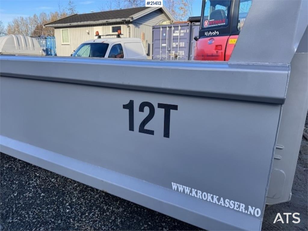 Mercedes-Benz Arocs 2543 6x2 Hook Truck. 3600 km!!