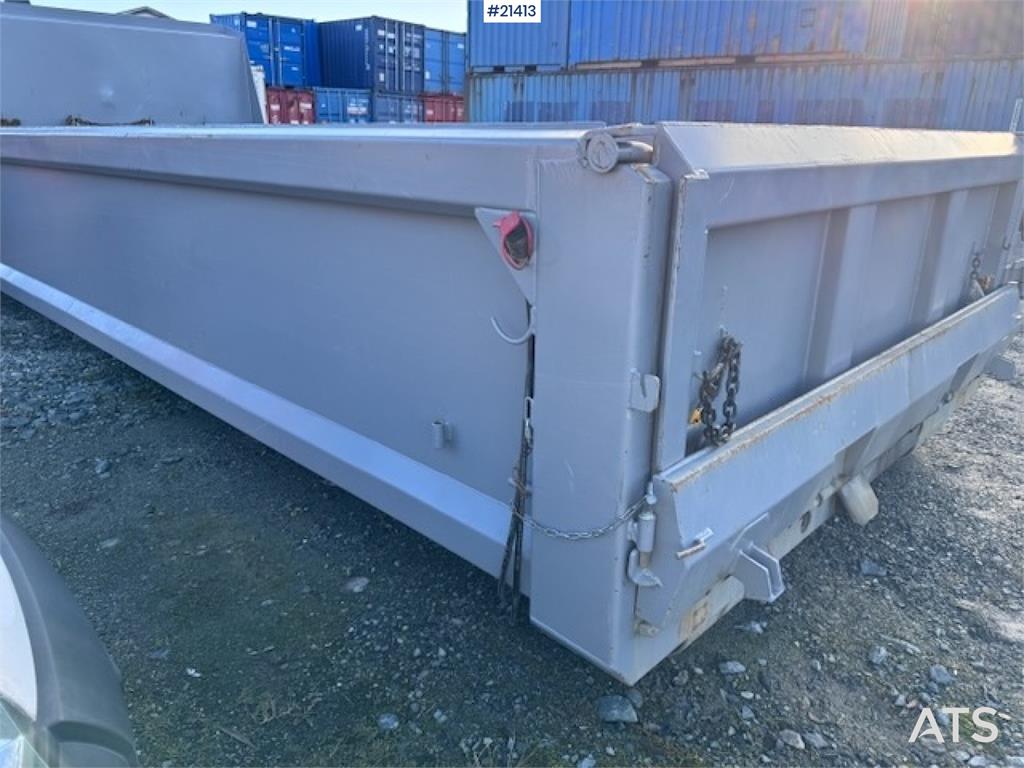 Mercedes-Benz Arocs 2543 6x2 Hook Truck. 3600 km!!