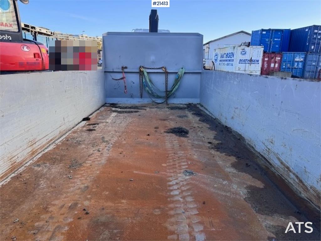 Mercedes-Benz Arocs 2543 6x2 Hook Truck. 3600 km!!