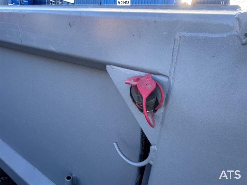 Mercedes-Benz Arocs 2543 6x2 Hook Truck. 3600 km!!