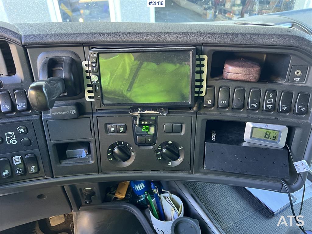 Scania R560 Plow rigged tipper truck w/ plow attachment