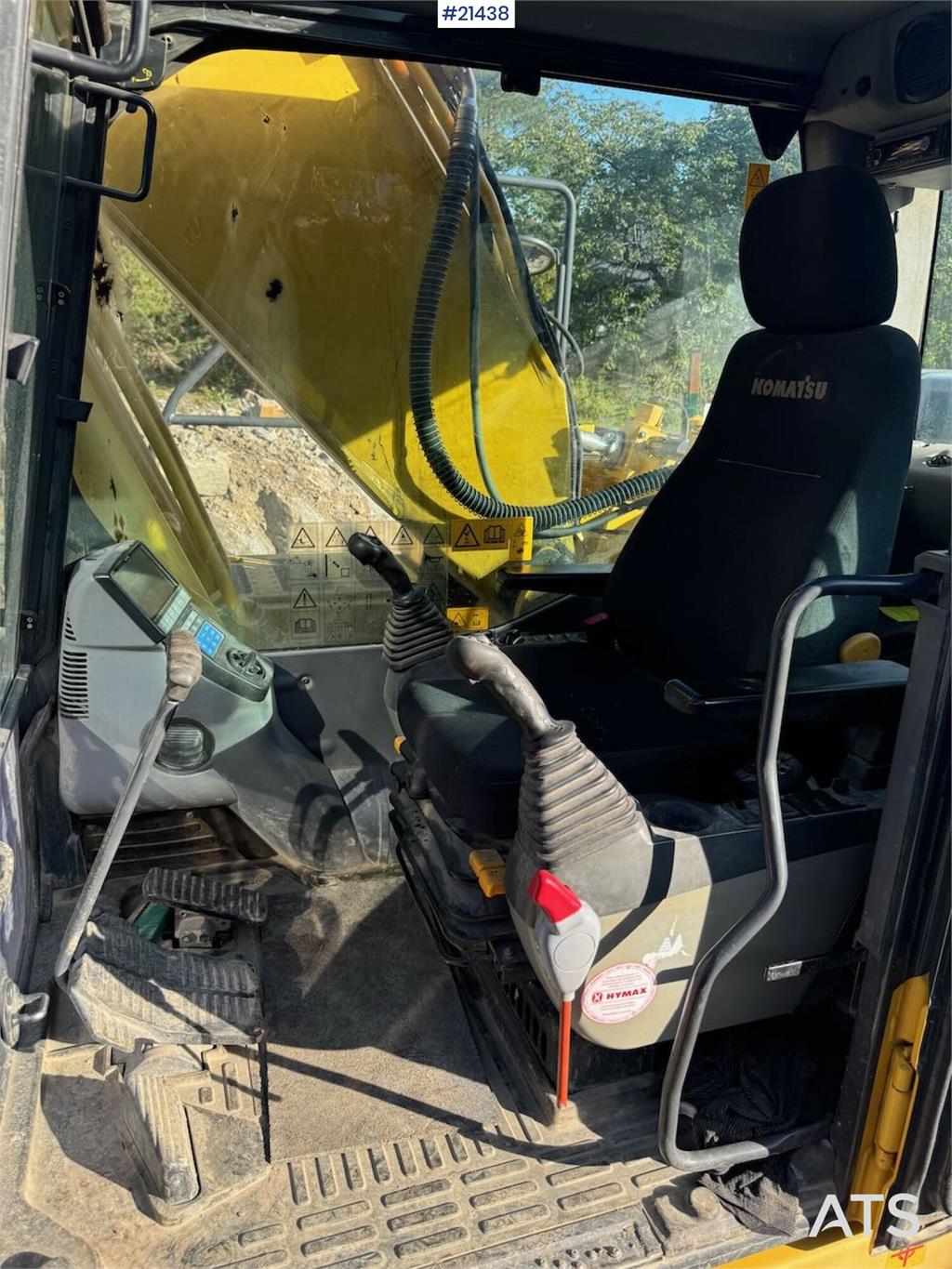 Komatsu PC210LC-8 Crawler Excavator w/ 2 Buckets, Tilt and
