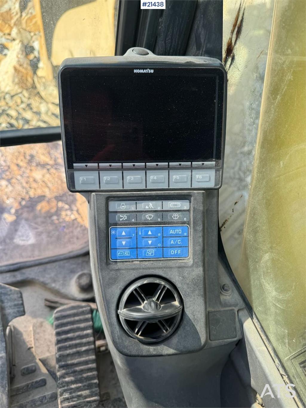 Komatsu PC210LC-8 Crawler Excavator w/ 2 Buckets, Tilt and