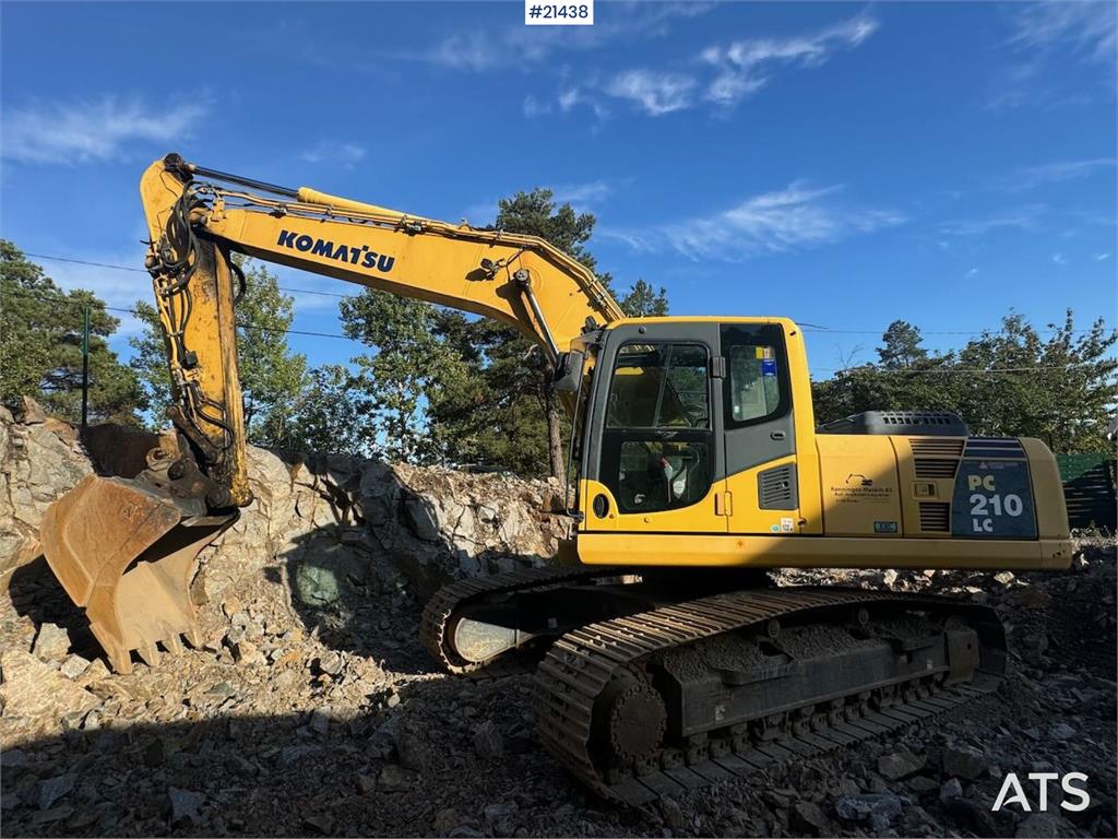 Komatsu PC210LC-8 Crawler Excavator w/ 2 Buckets, Tilt and