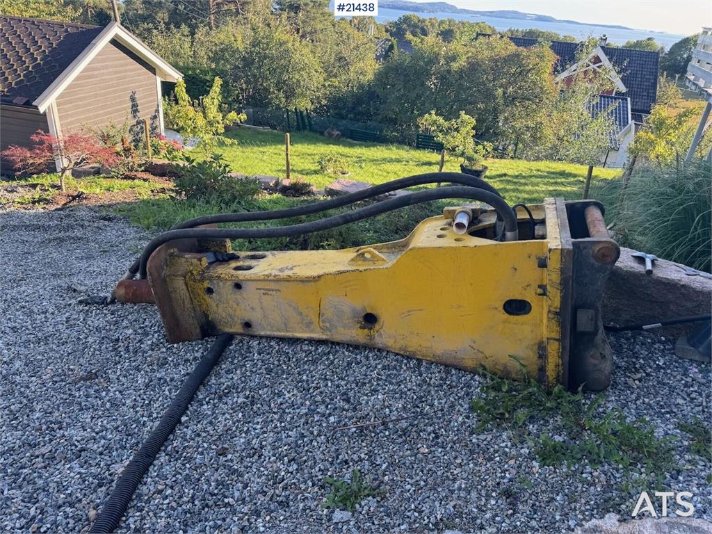 Komatsu PC210LC-8 Crawler Excavator w/ 2 Buckets, Tilt and