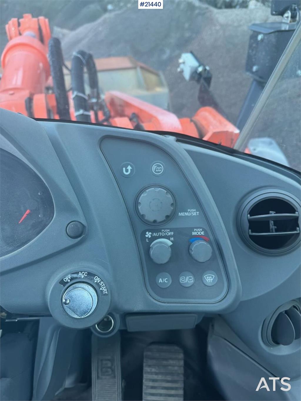 Hitachi ZW310 Wheel Loader with/Bucket. 3400 Hours!