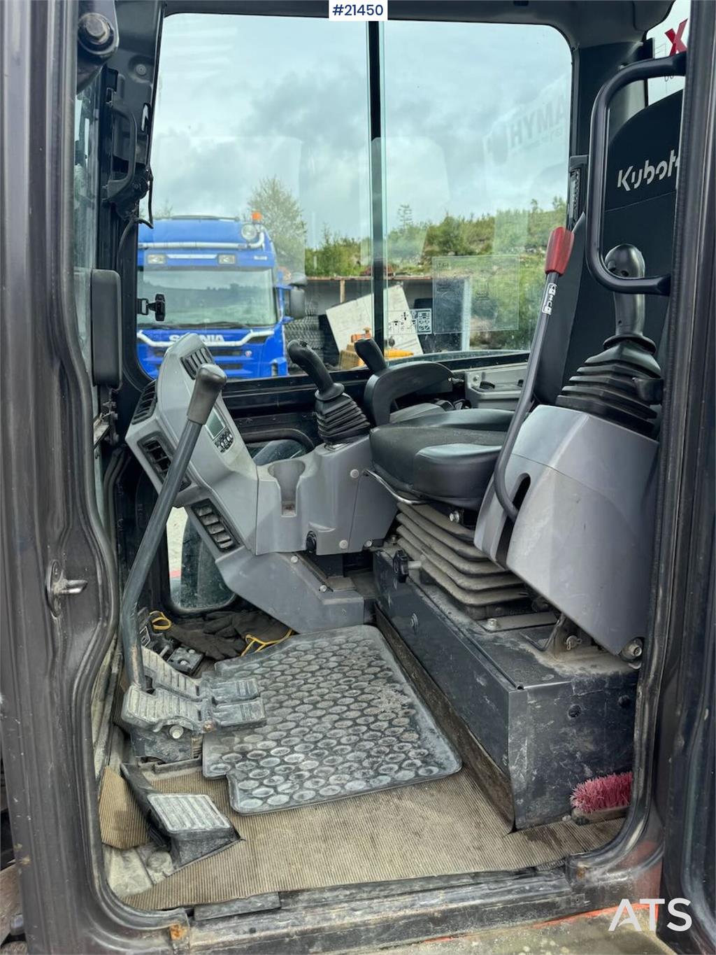 Kubota KX057-4 Tracked excavator w/ sanding bucket and ro