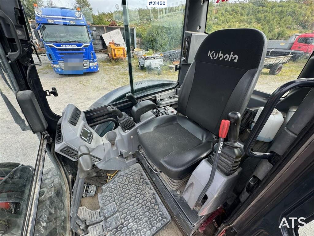 Kubota KX057-4 Tracked excavator w/ sanding bucket and ro