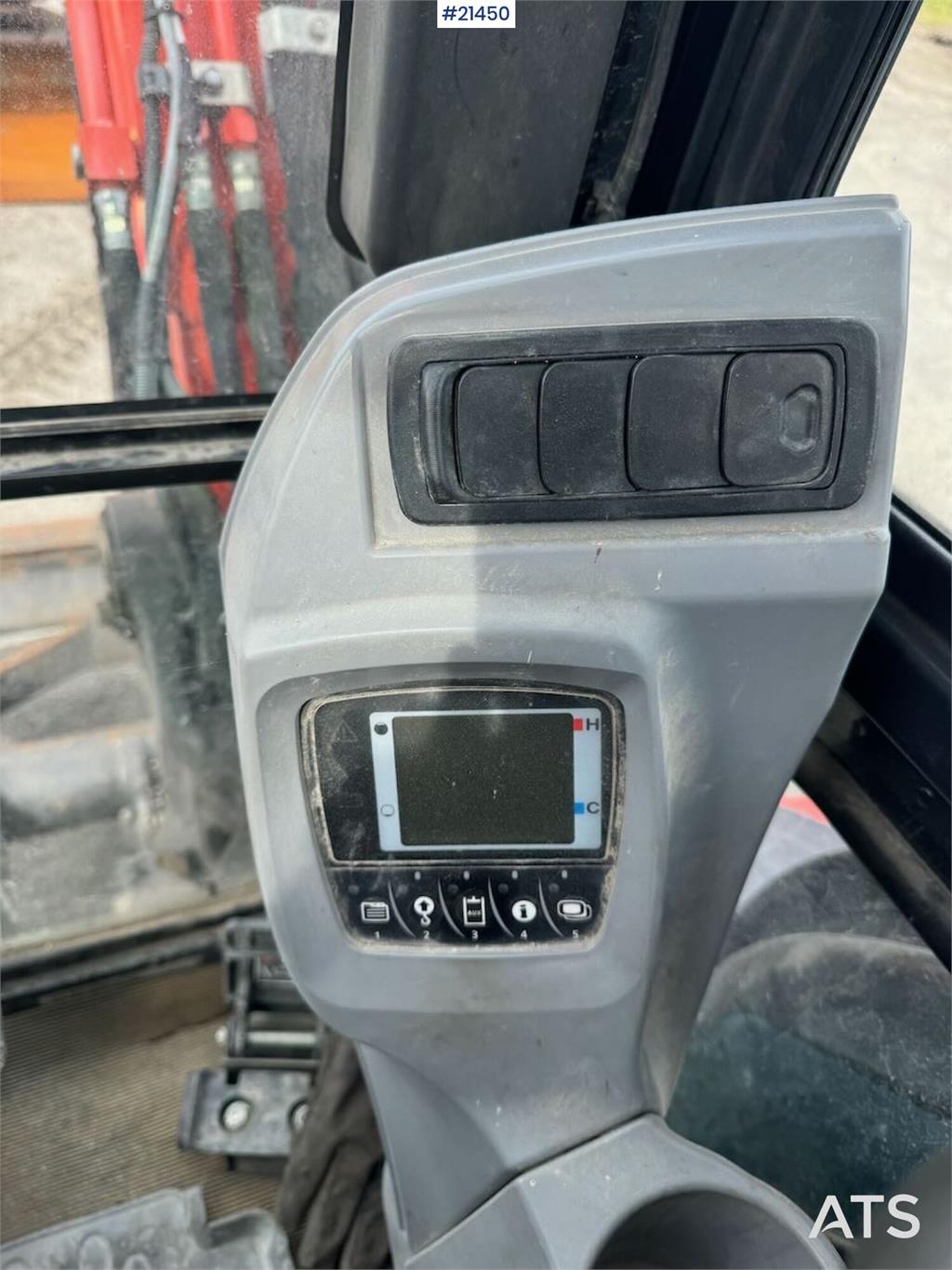 Kubota KX057-4 Tracked excavator w/ sanding bucket and ro