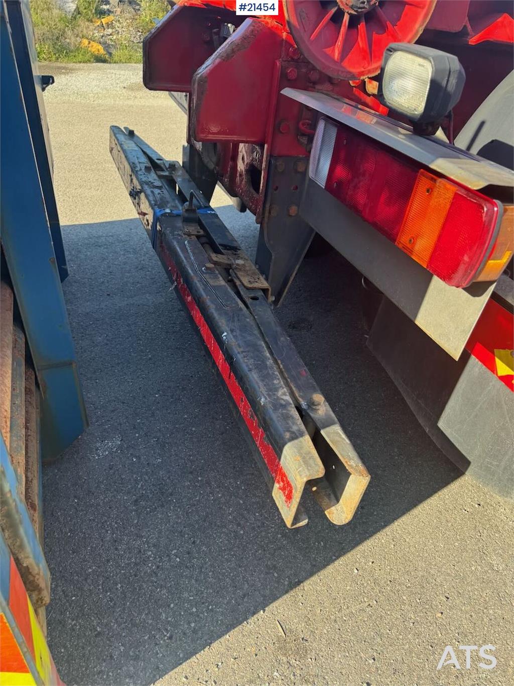Scania P340 Hook/crane truck 23 t/m Palfinger crane