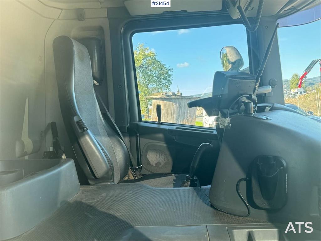 Scania P340 Hook/crane truck 23 t/m Palfinger crane