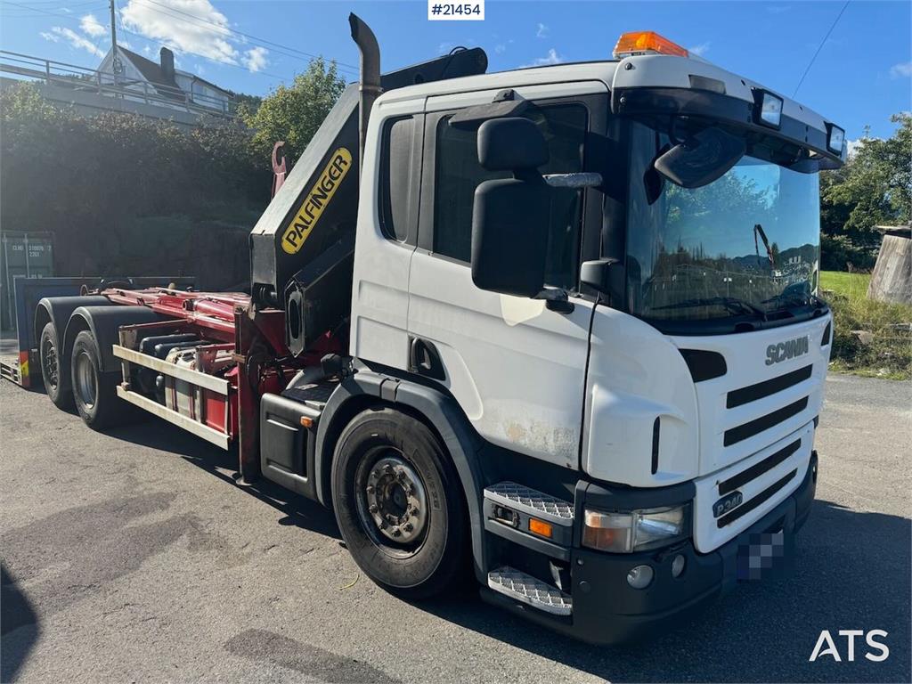 Scania P340 Hook/crane truck 23 t/m Palfinger crane