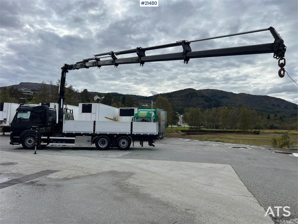 Volvo FM460 6x2 Crane Truck w/ 26t/m HMF crane