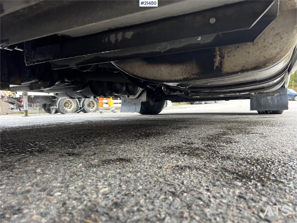 Volvo FM460 6x2 Crane Truck w/ 26t/m HMF crane