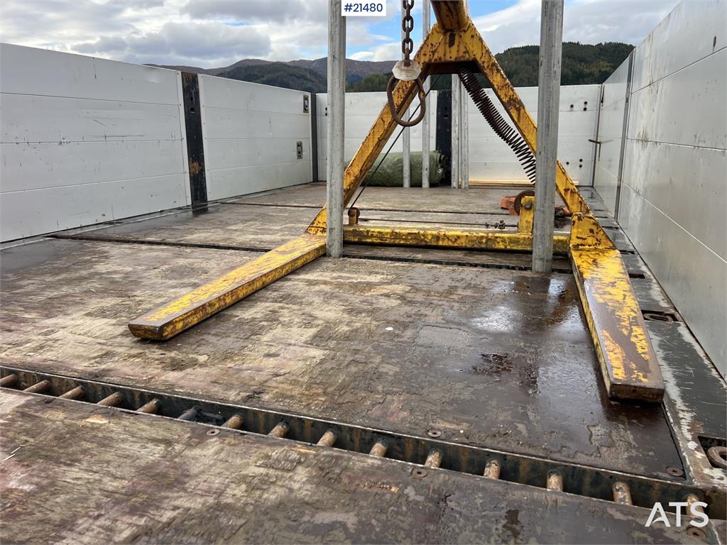 Volvo FM460 6x2 Crane Truck w/ 26t/m HMF crane