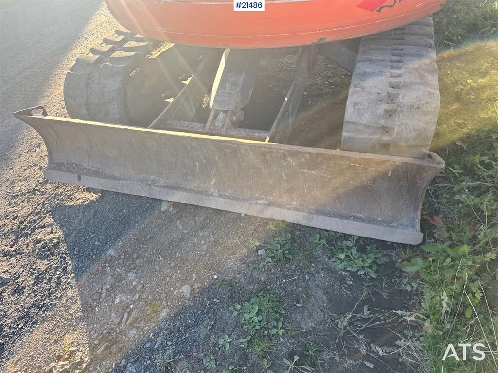 Hitachi ZX85US-5A w/ Rototilt and 2 buckets.