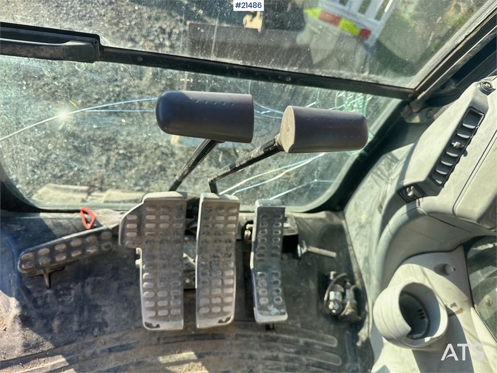Hitachi ZX85US-5A w/ Rototilt and 2 buckets.