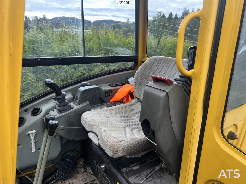 Volvo EC15B xtv excavator w/ trench bucket and hydraulic
