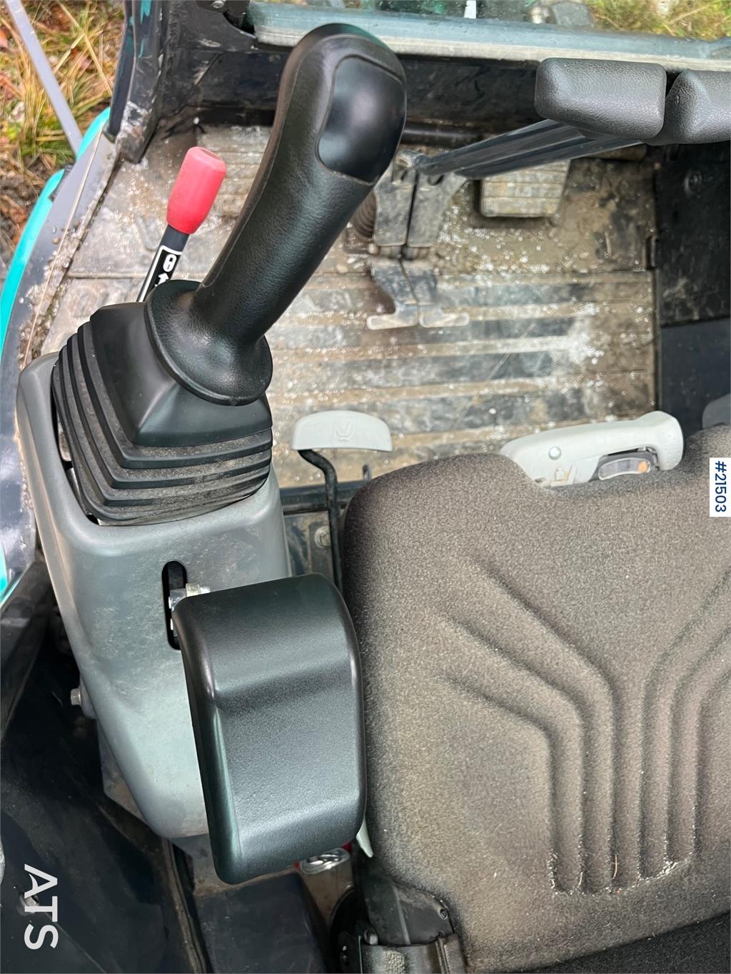 Kobelco Sk25SR-6E Excavator w/ sanding bucket, digging buc