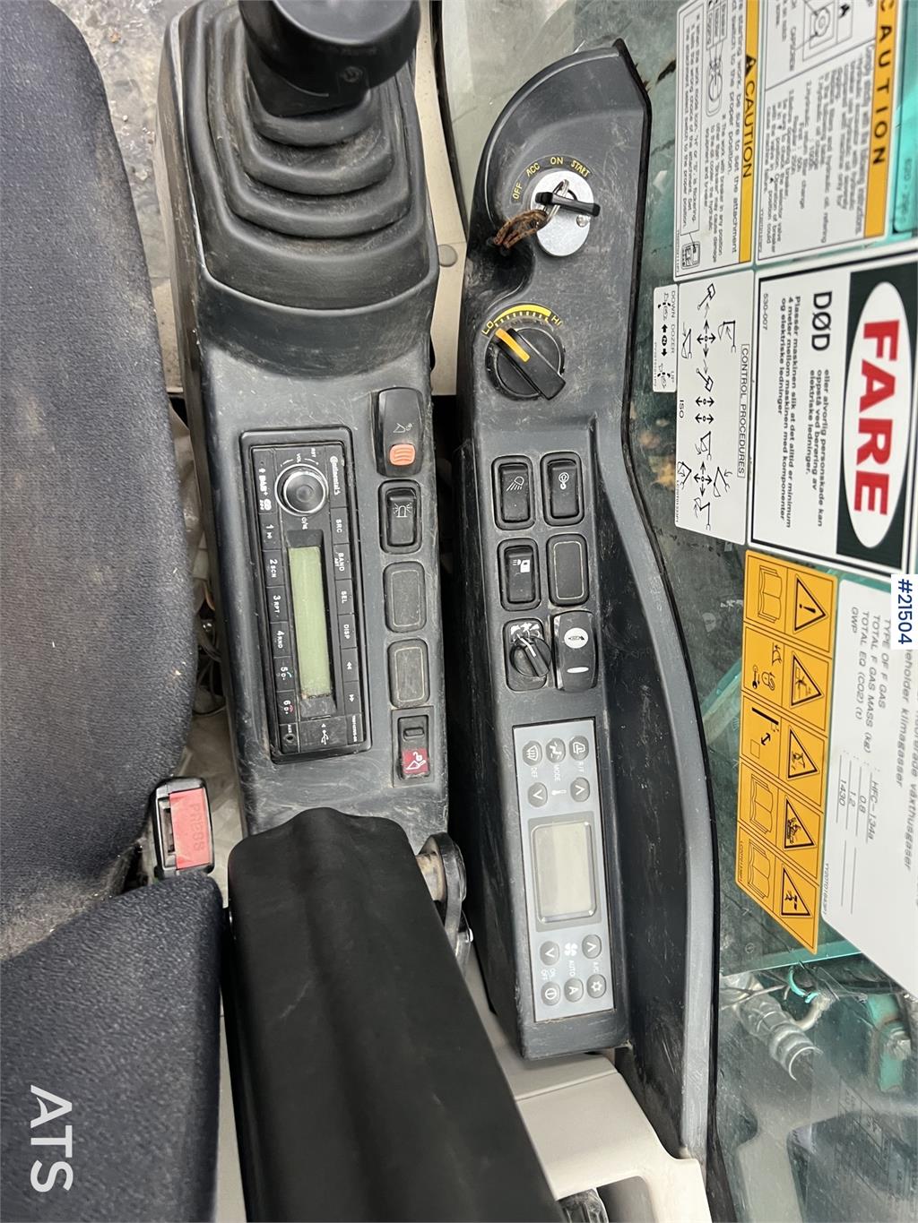 Kobelco Sk75SR-3E excavator w/ sanding bucket, rototilt an