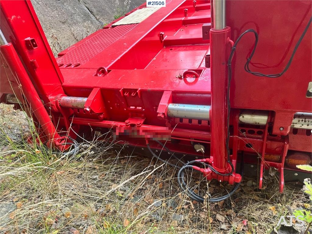 Doll Machinery Semi w/ Widening and Hydraulic Bridges.