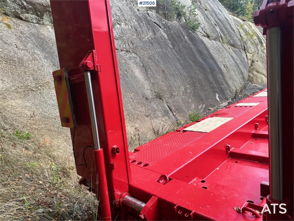 Doll Machinery Semi w/ Widening and Hydraulic Bridges.