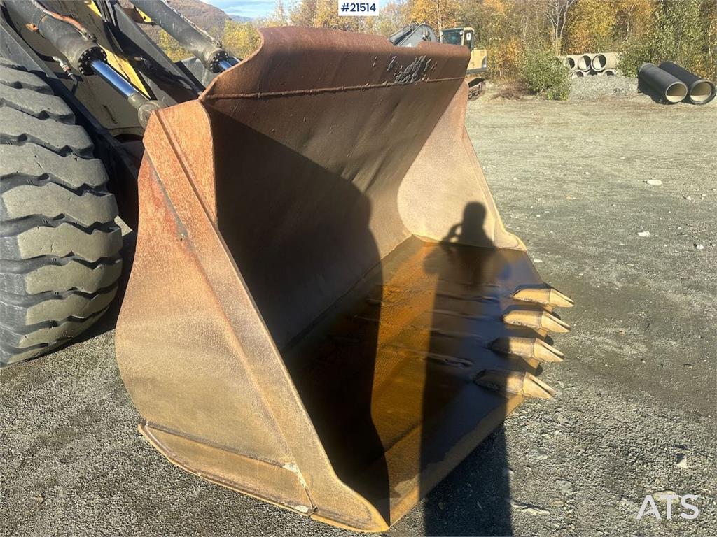 Volvo BM 4500 wheel loader w/ scale and bucket. WATCH VIDEO