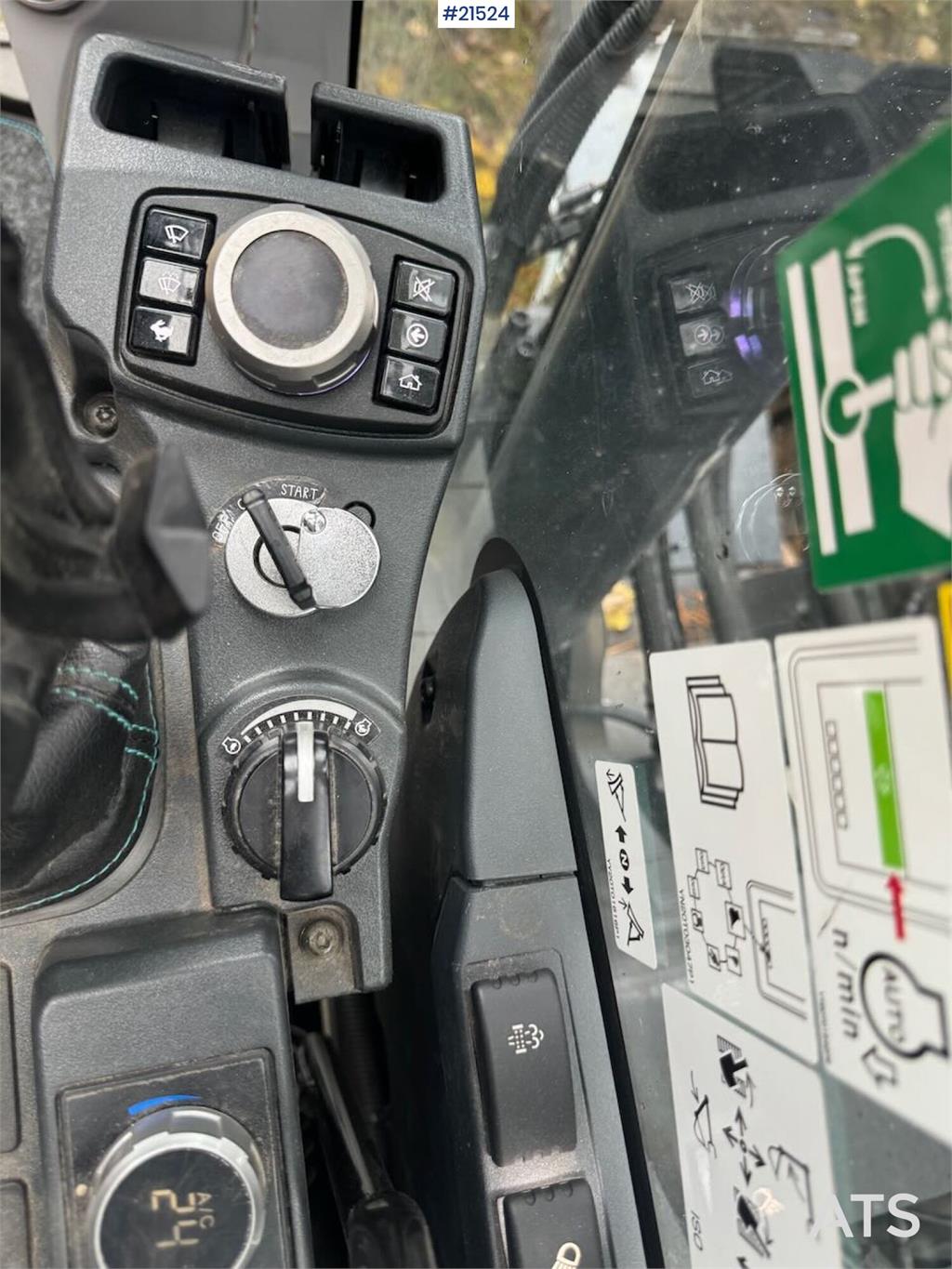 Kobelco SK140SRLC Tracked excavator w/ Machine control, ti
