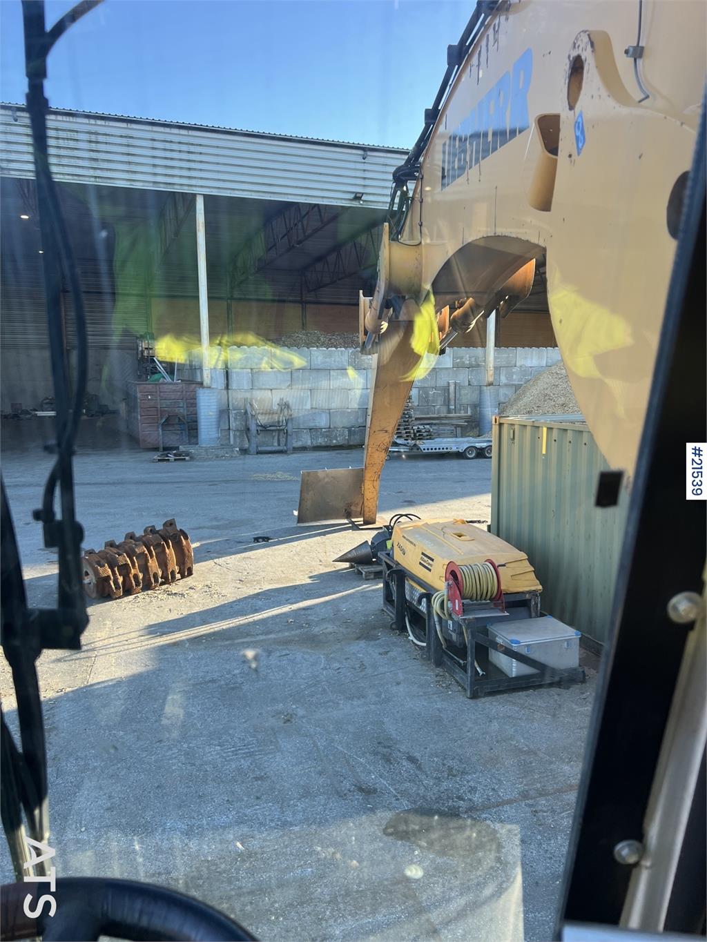 Liebherr A934C